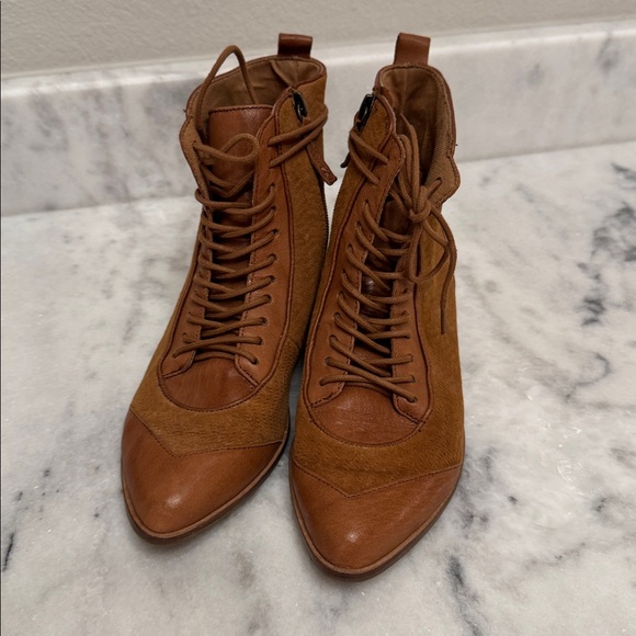 Kelsi Dagger Sedona Lace-Up Bootie in Russet Suede 6.5 - Picture 2 of 7